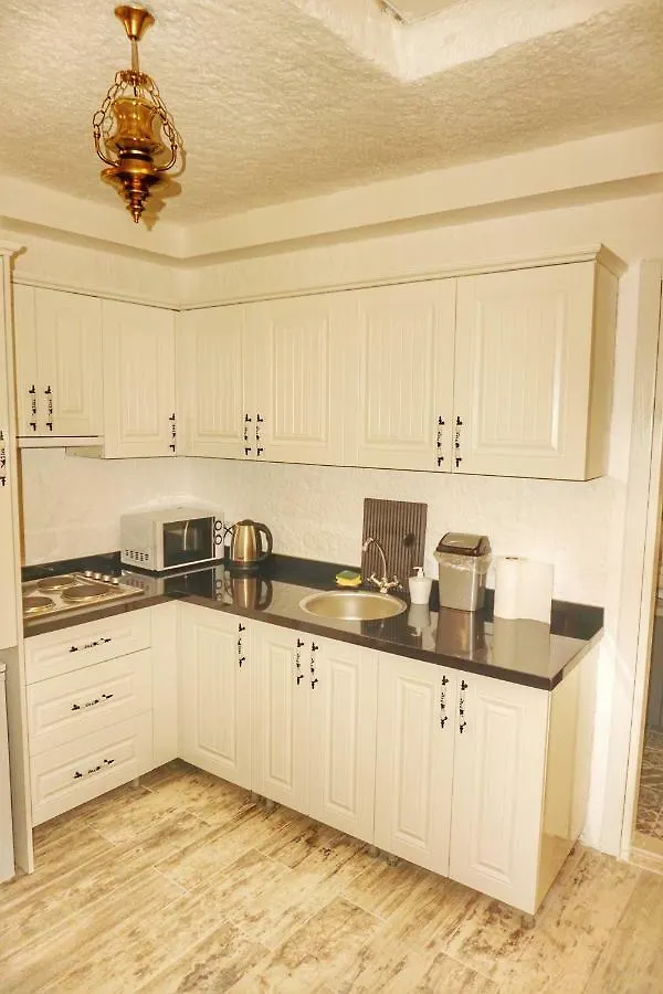 Stayhouse Çeşme 2*,