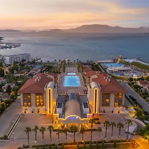 Radisson Blu & Complex